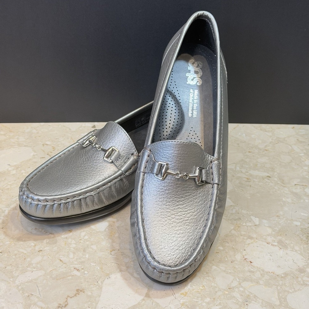 SAS Metro Shoes Women's Sz 9.5 N Loafers Pewter Silver Comfort Leather Horse Bit